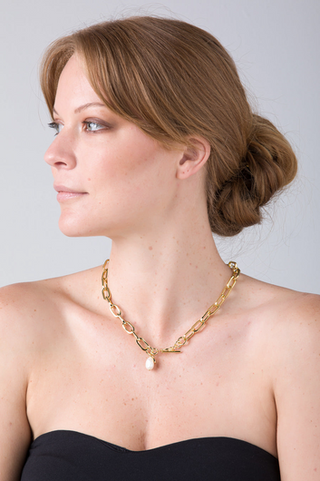 darcy pearl necklace