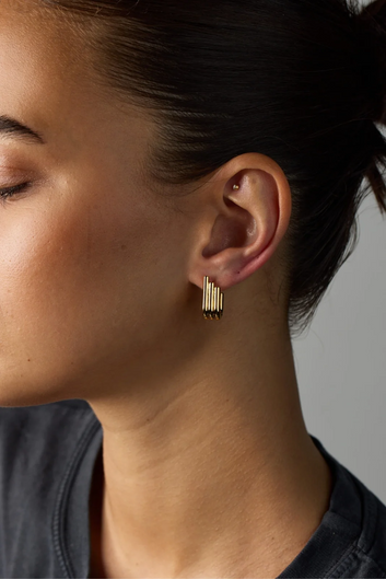 elly hoop earring