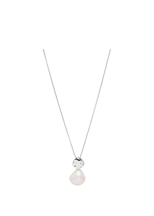 Renaissance Pearl Necklace